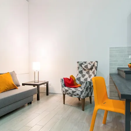 Guesthost - Bright Near Stationfreccia Rossa Apartment *
