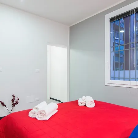 Guesthost - Bright Near Stationfreccia Rossa Apartment