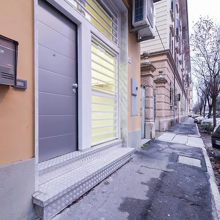 Guesthost - Bright Near Stationfreccia Rossa Apartment Bologna
