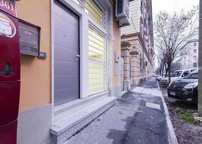 Guesthost - Bright Near Stationfreccia Rossa شقة بولونيا