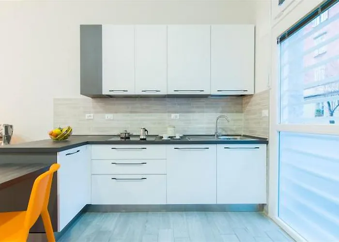 Guesthost - Bright Near Stationfreccia Rossa * Болонья