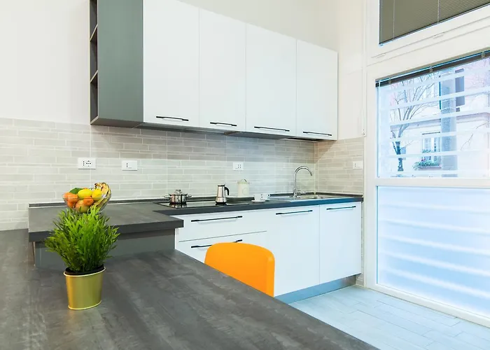 Apartment Guesthost - Bright Near Stationfreccia Rossa Bologna